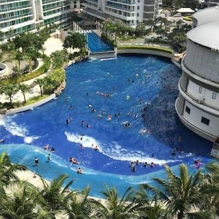 Manila Urban Resort At Azure Eksteriør billede
