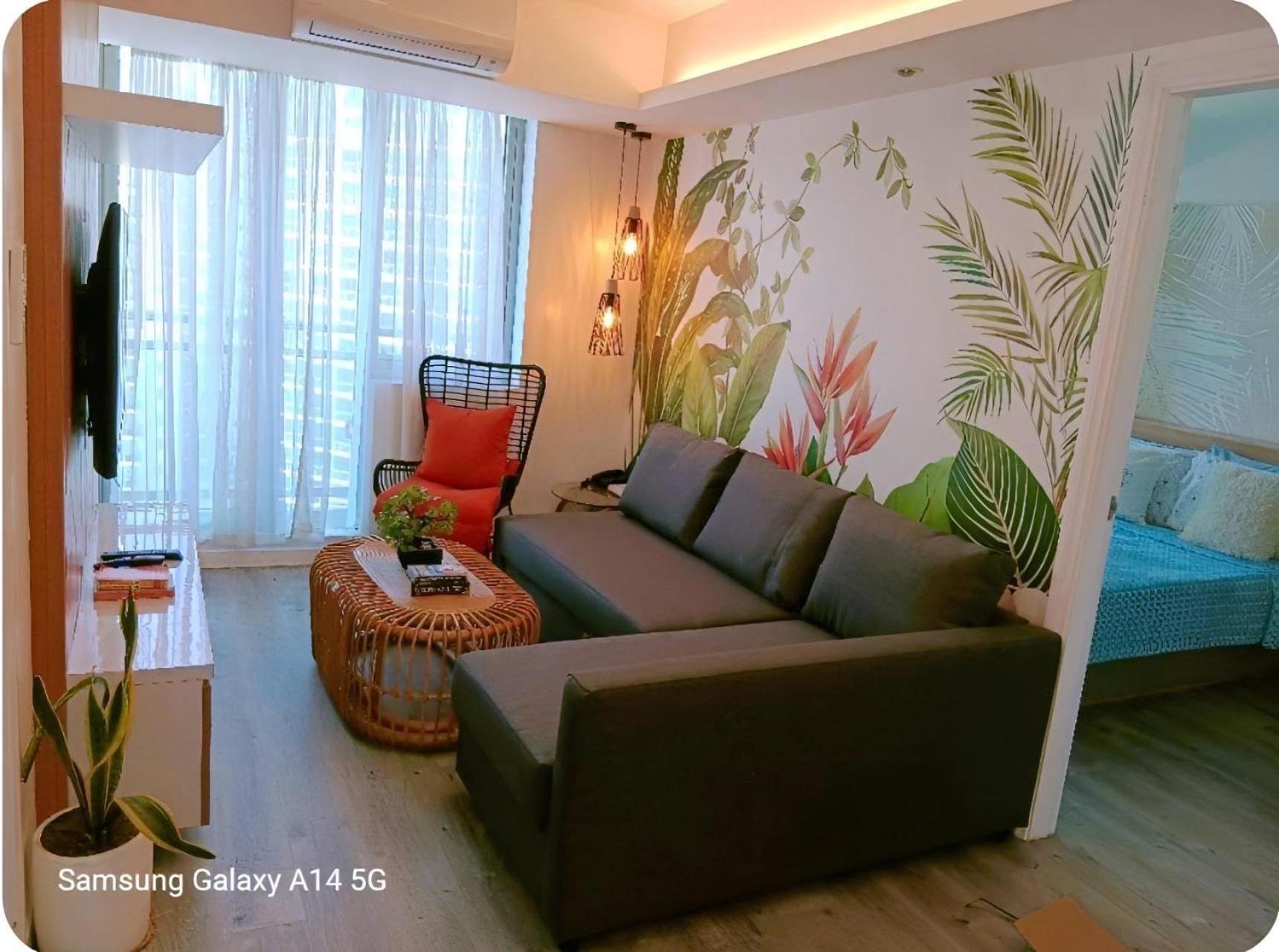 Manila Urban Resort At Azure Eksteriør billede