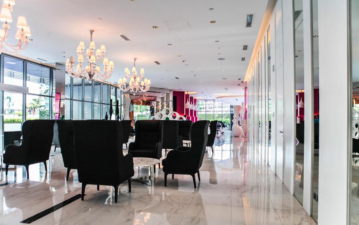 Manila Urban Resort At Azure Eksteriør billede