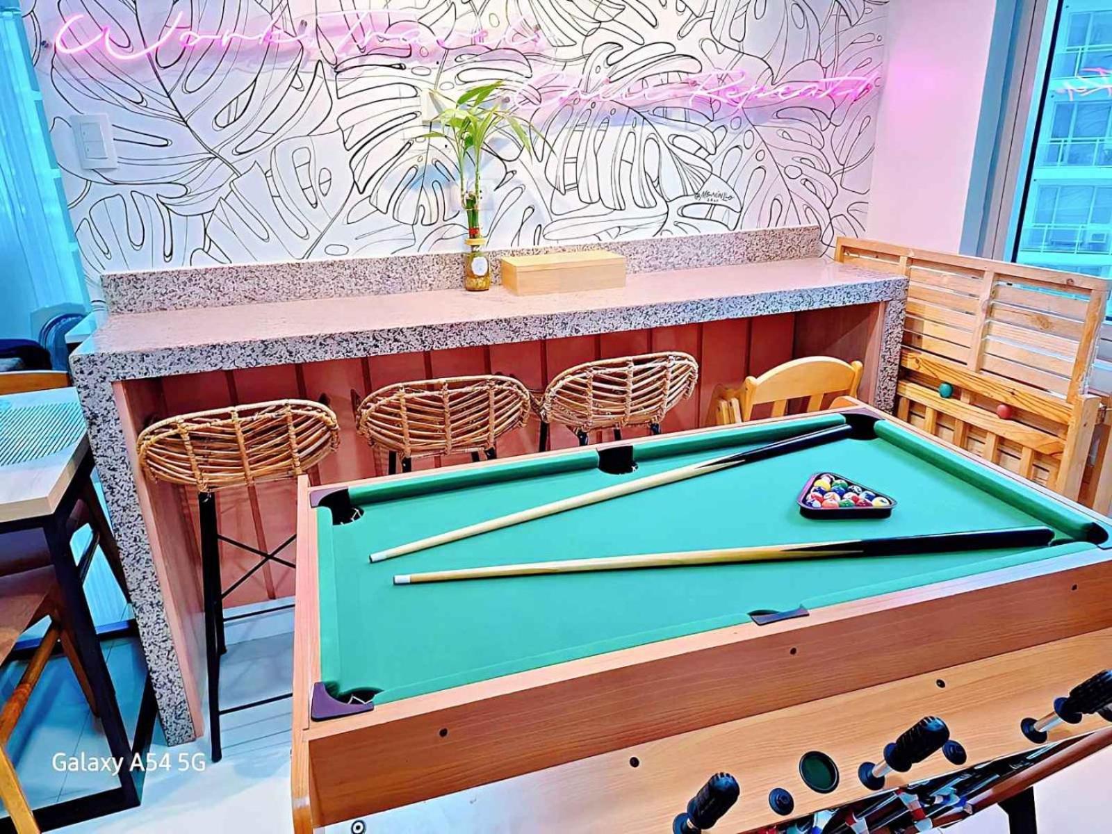 Manila Urban Resort At Azure Eksteriør billede