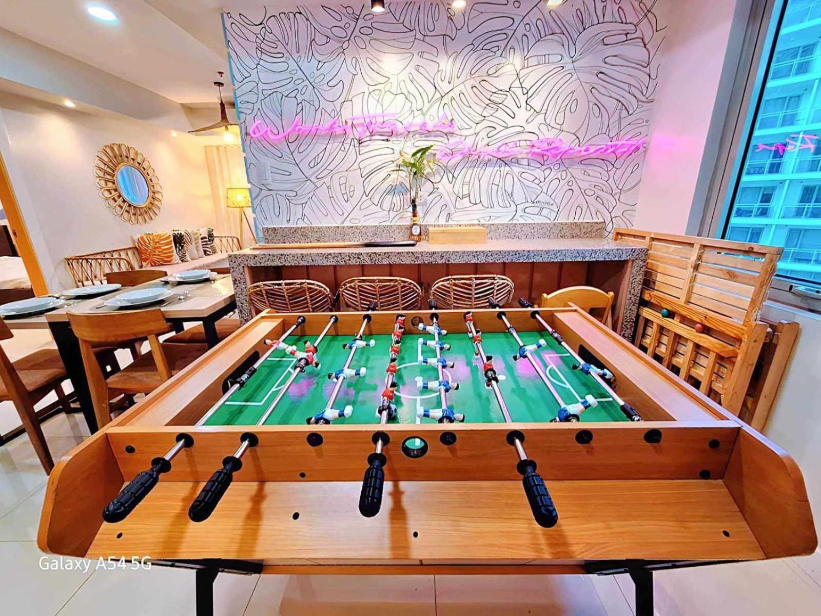 Manila Urban Resort At Azure Eksteriør billede