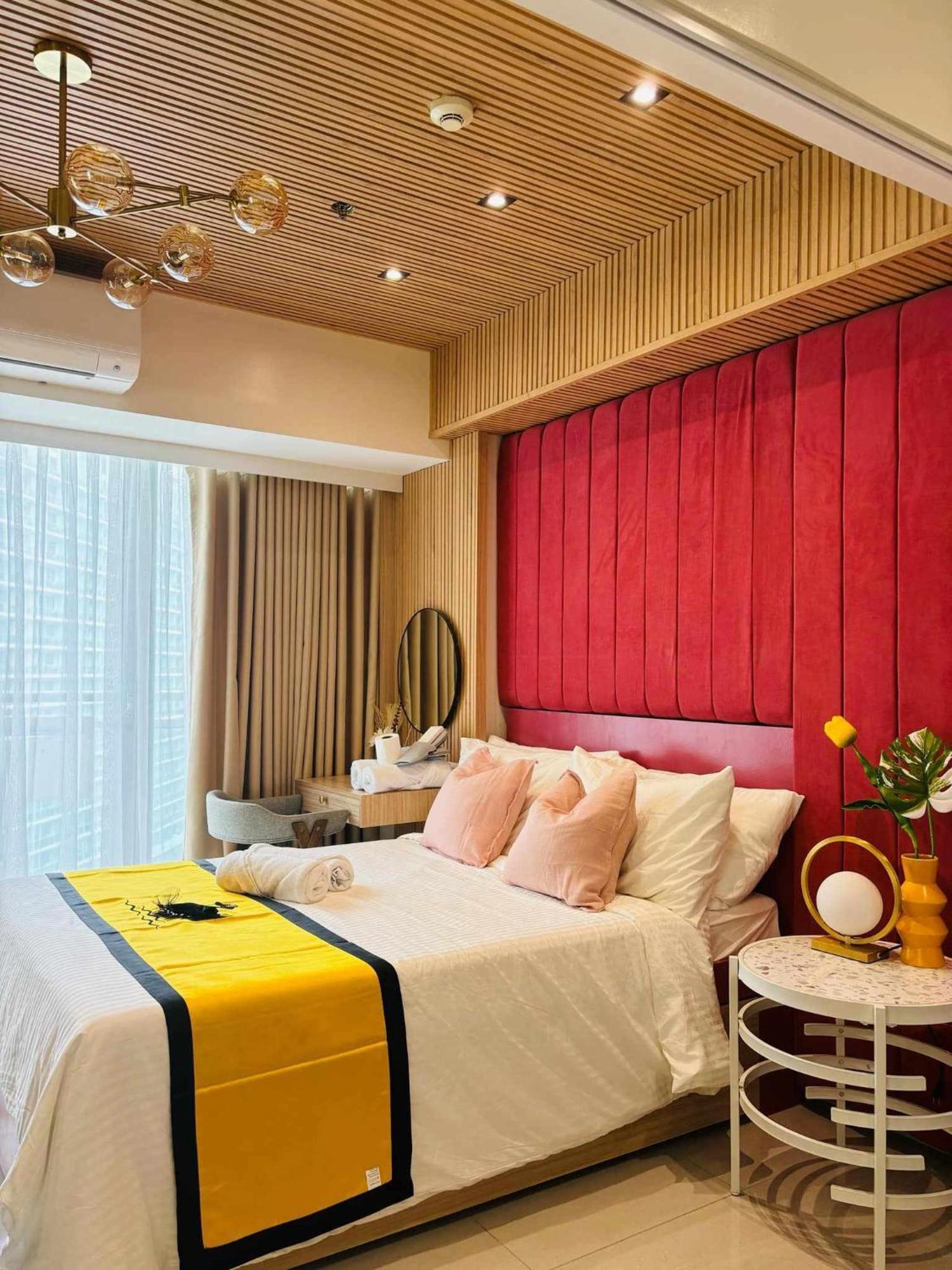 Manila Urban Resort At Azure Eksteriør billede