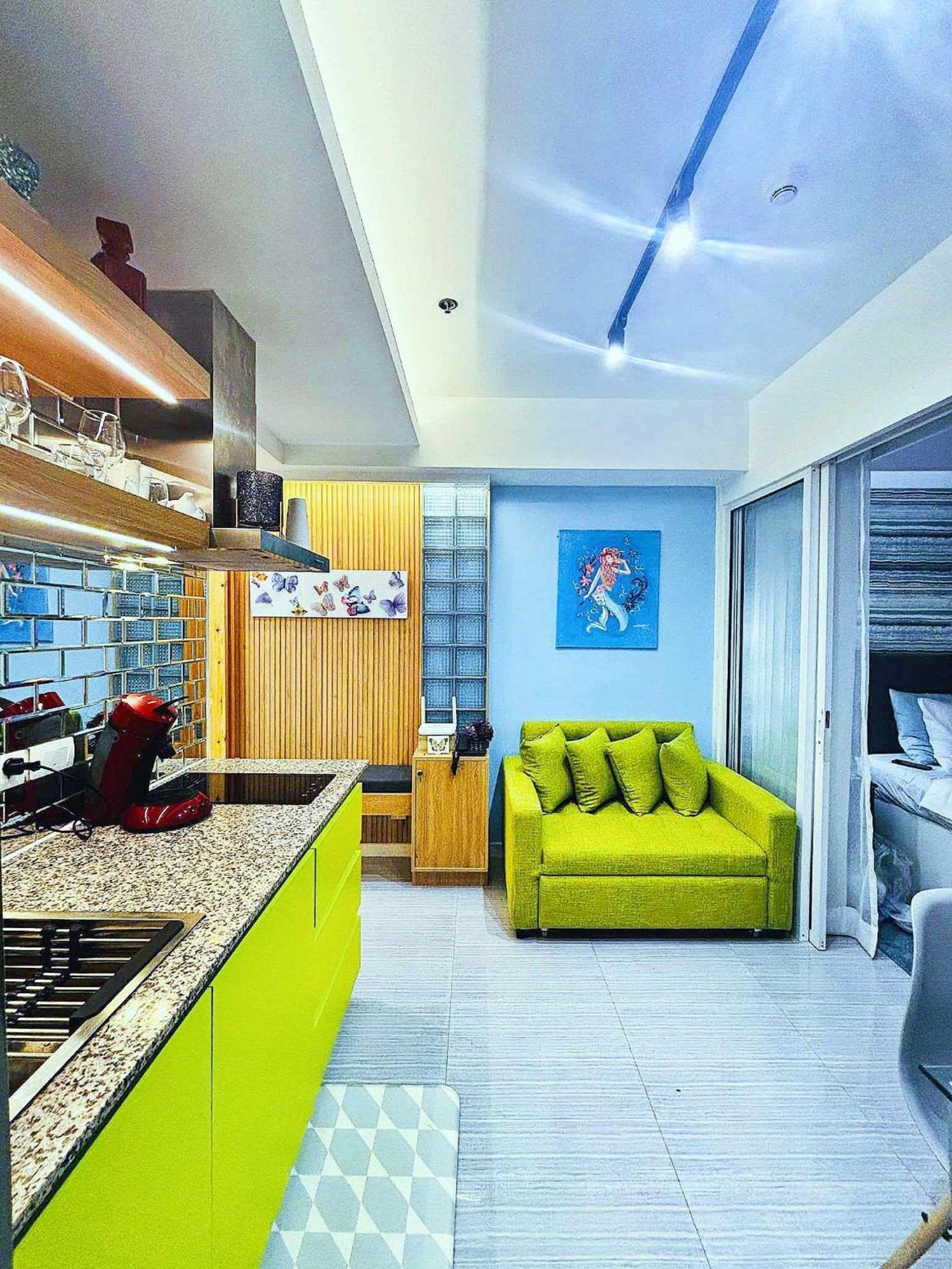 Manila Urban Resort At Azure Eksteriør billede